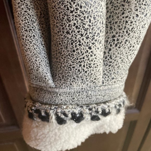 CHANEL Grey Black Distressed Leather & Shearling from 2011 RUNWAY Jacket $8.2K - Picture 8 of 14